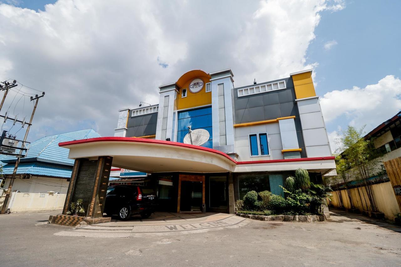 Reddoorz Plus Near Universitas Lambung Mangkurat Banjarmasin  Esterno foto